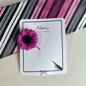 Poppy Lapel Pin -magenta and black